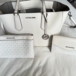 Michael Kors Cream Tote Bag Set